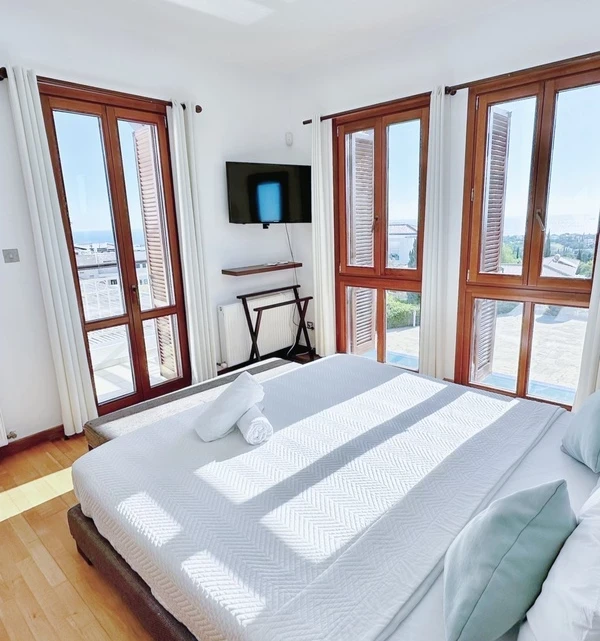 5-bedroom detached house to rent €8.000, image 1