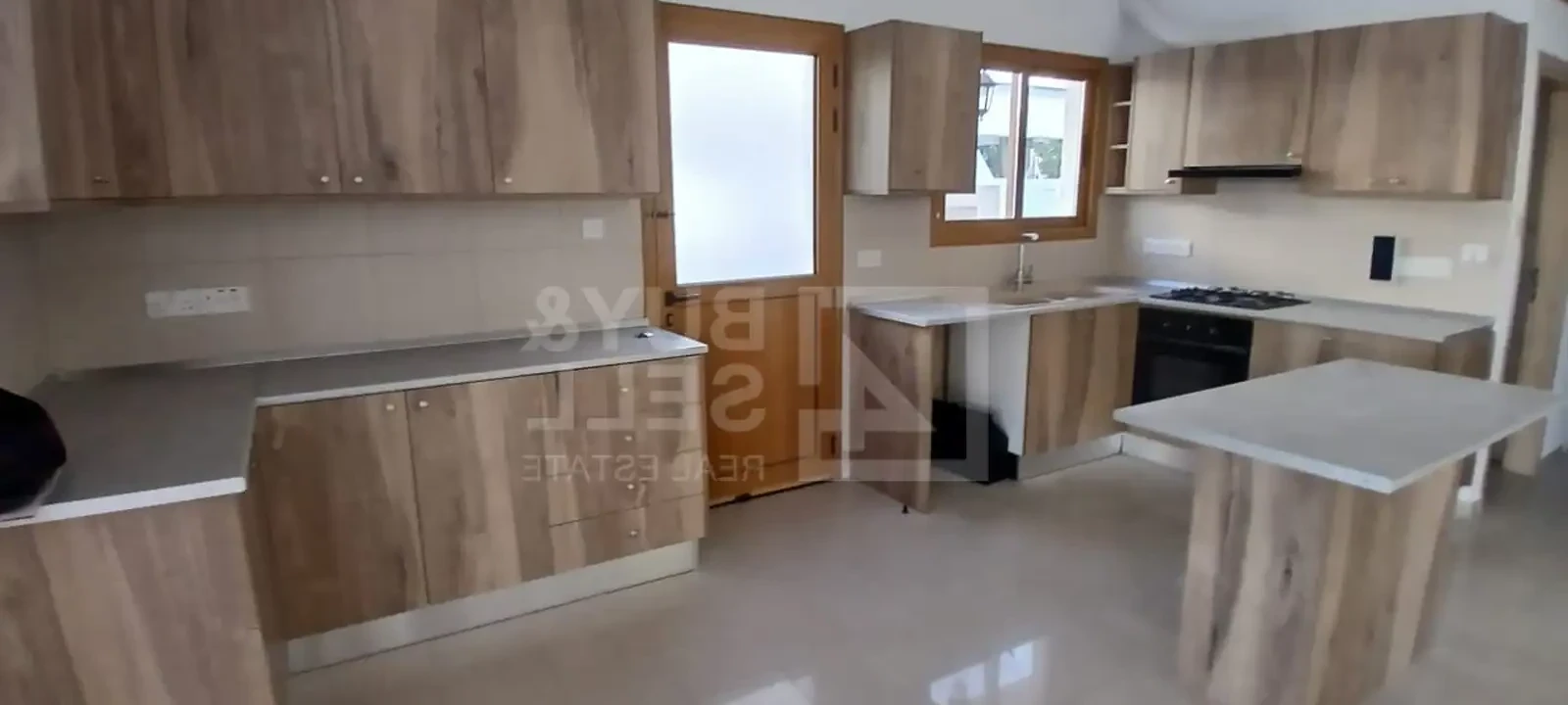 3-bedroom detached house to rent, image 1