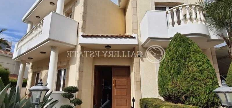 4-bedroom detached house to rent, image 1