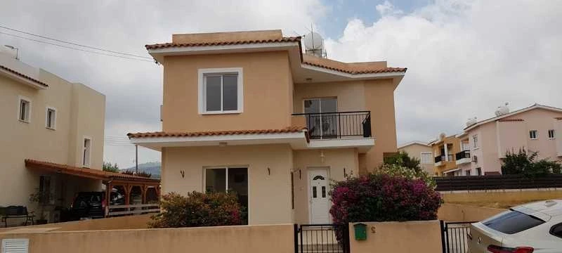 2-bedroom detached house to rent, image 1