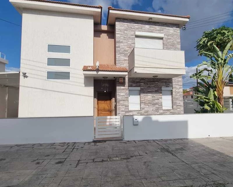 3-bedroom detached house to rent, image 1