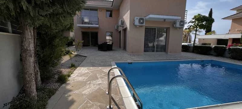 3-bedroom detached house to rent, image 1