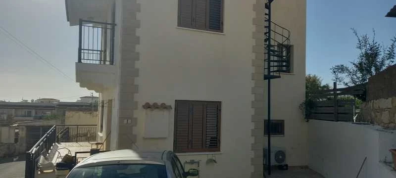 3-bedroom detached house to rent, image 1