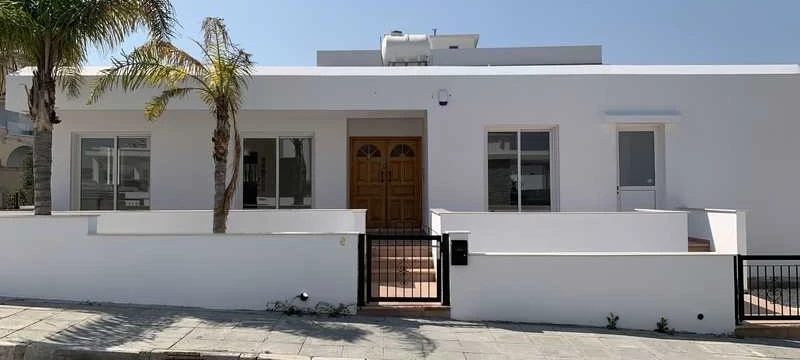 4-bedroom detached house to rent, image 1