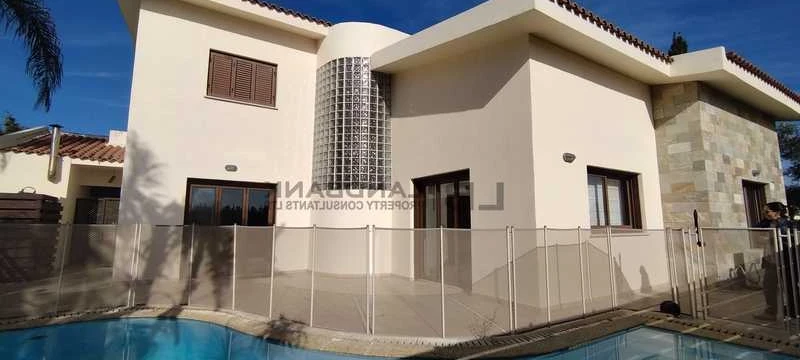 4-bedroom detached house to rent, image 1