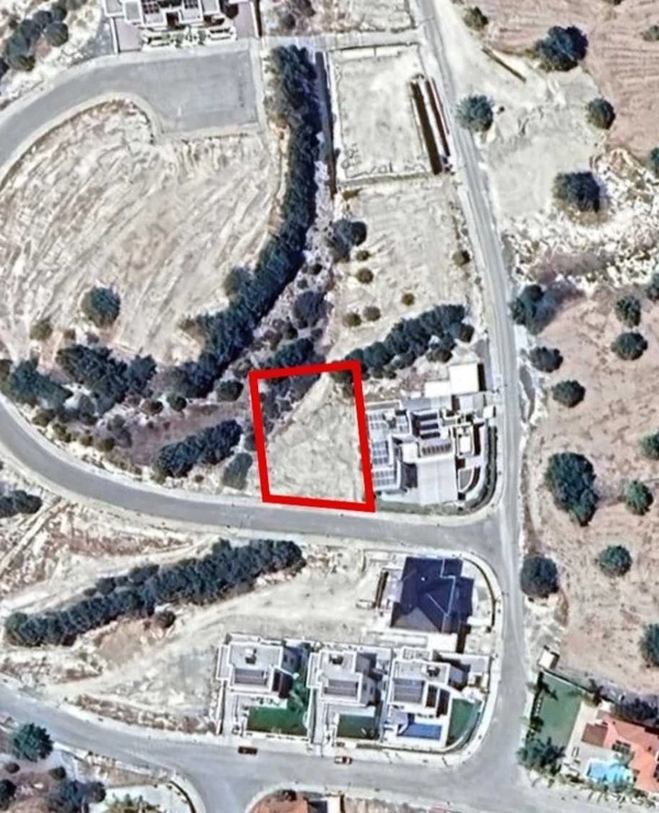 Residential land 648 m² €220.000, image 1