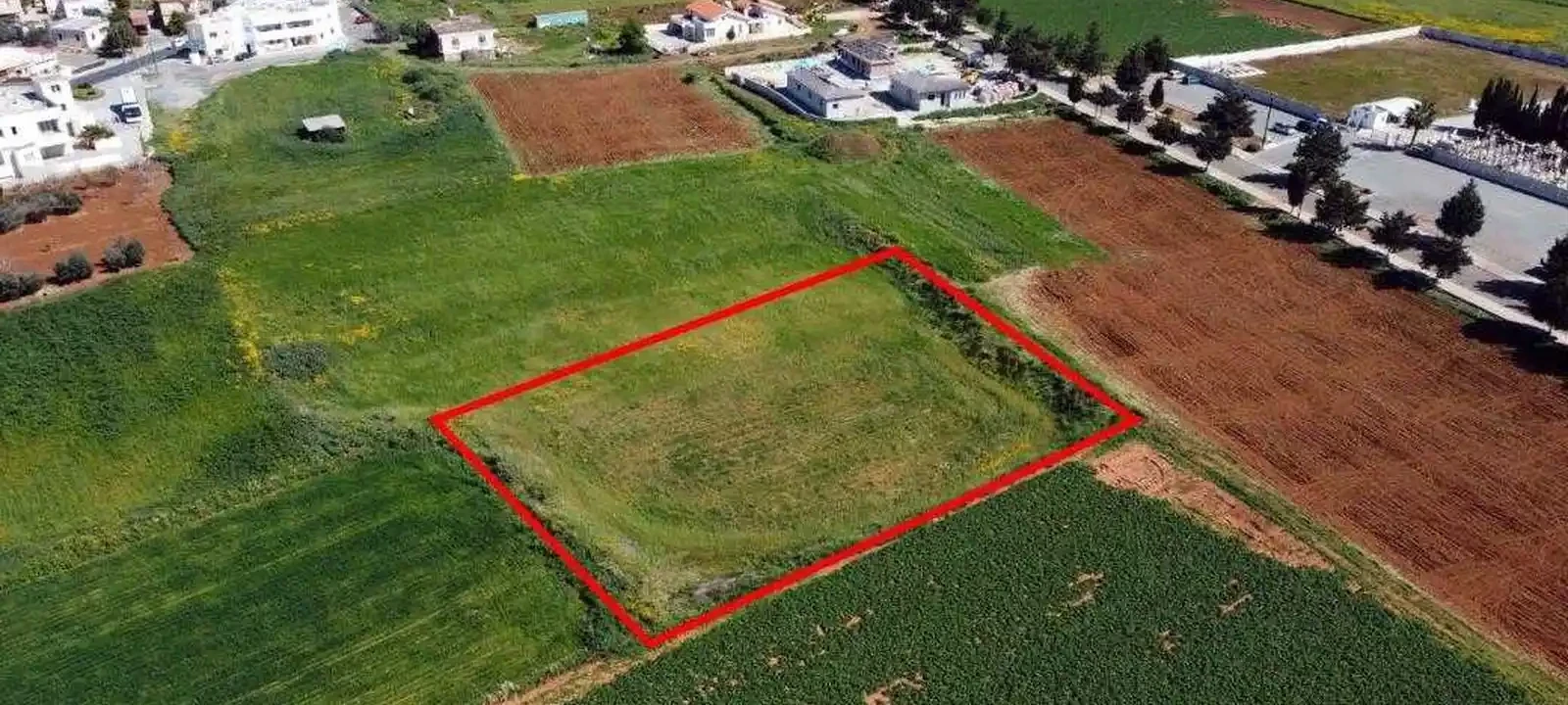 Residential land 2558 m², image 1