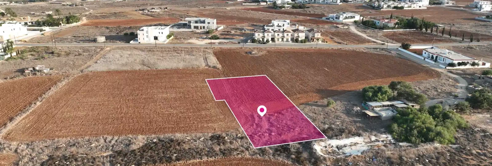 Residential land 2581 m², image 1