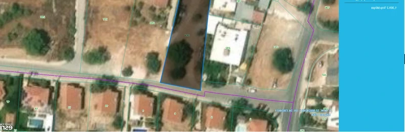 Residential land 1300 m², image 1