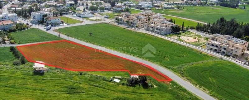 Residential land 4348 m², image 1