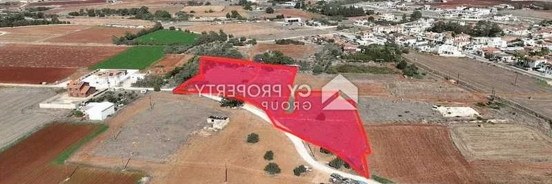 Residential land 8346 m², image 1