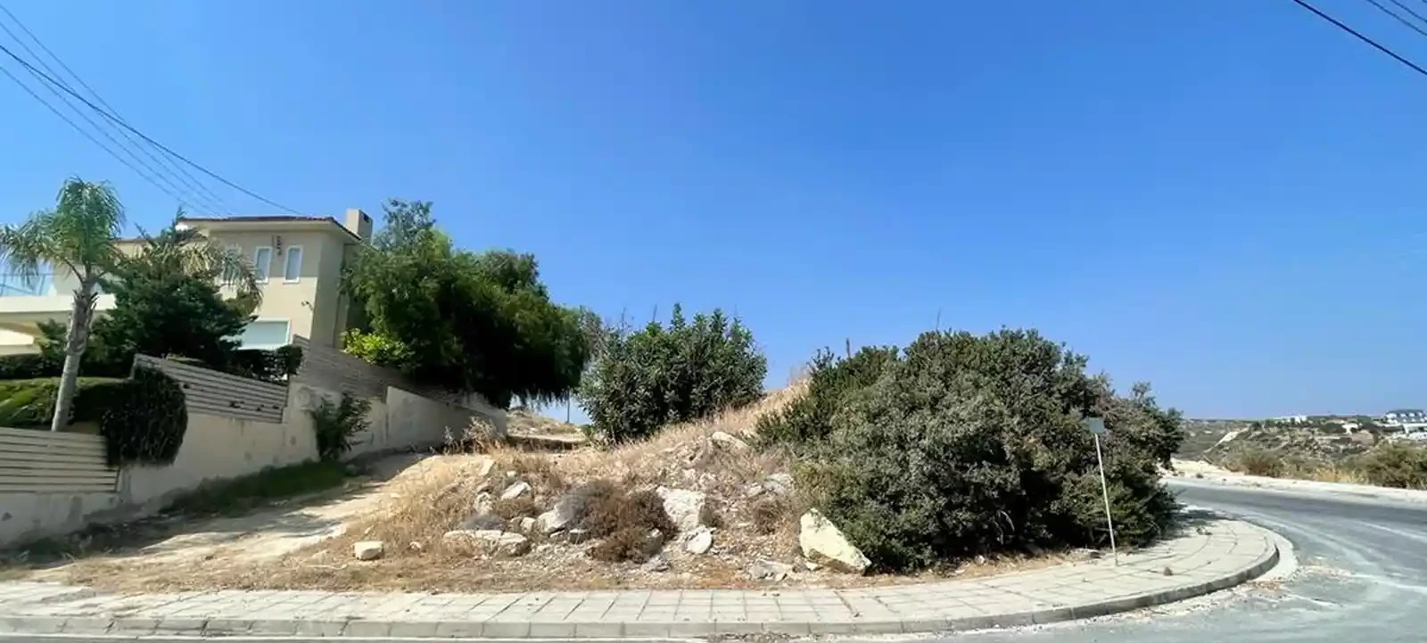 Residential land 579 m², image 1