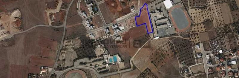 Residential land 581 m², image 1