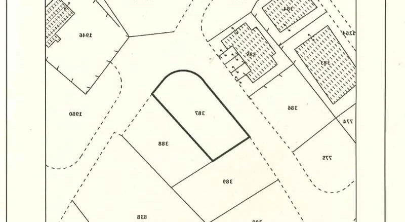 Residential land 593 m², image 1