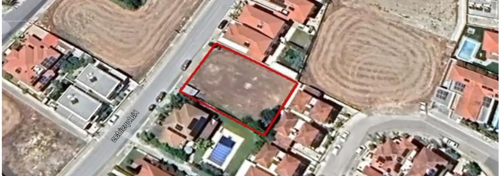 Residential land 728 m², image 1