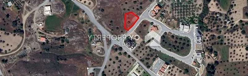 Residential land 829 m², image 1