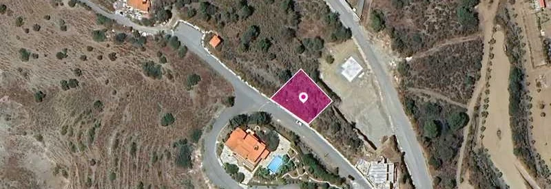 Residential land 755 m², image 1