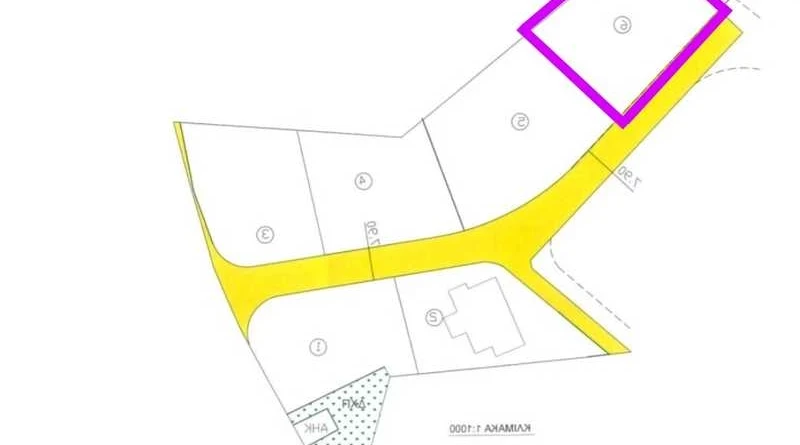 Residential land 833 m², image 1