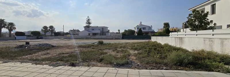 Residential land 775 m², image 1