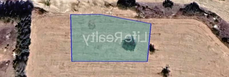 Residential land 1041 m², image 1