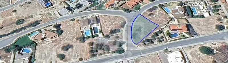 Residential land 833 m², image 1