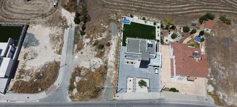 Residential land 943 m², image 1