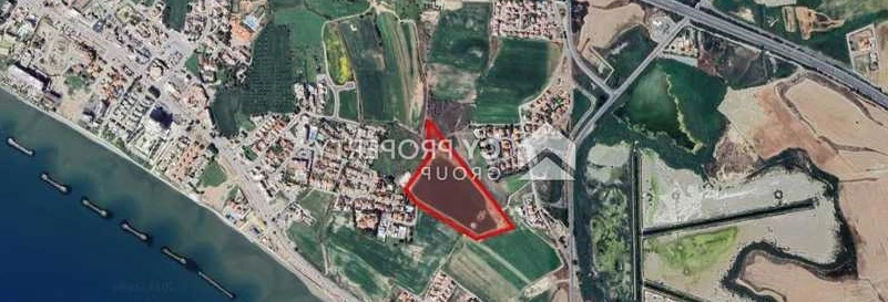 Residential land 36967 m², image 1