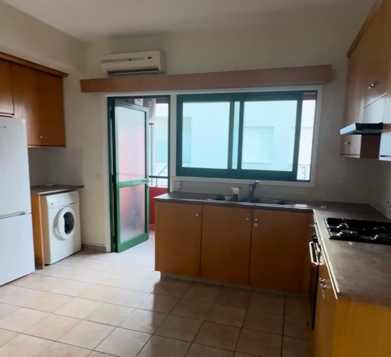 3-bedroom semi-detached to rent €800, image 1