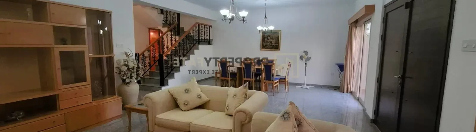 4-bedroom semi-detached to rent, image 1