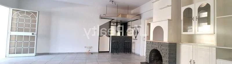 3-bedroom semi-detached to rent, image 1