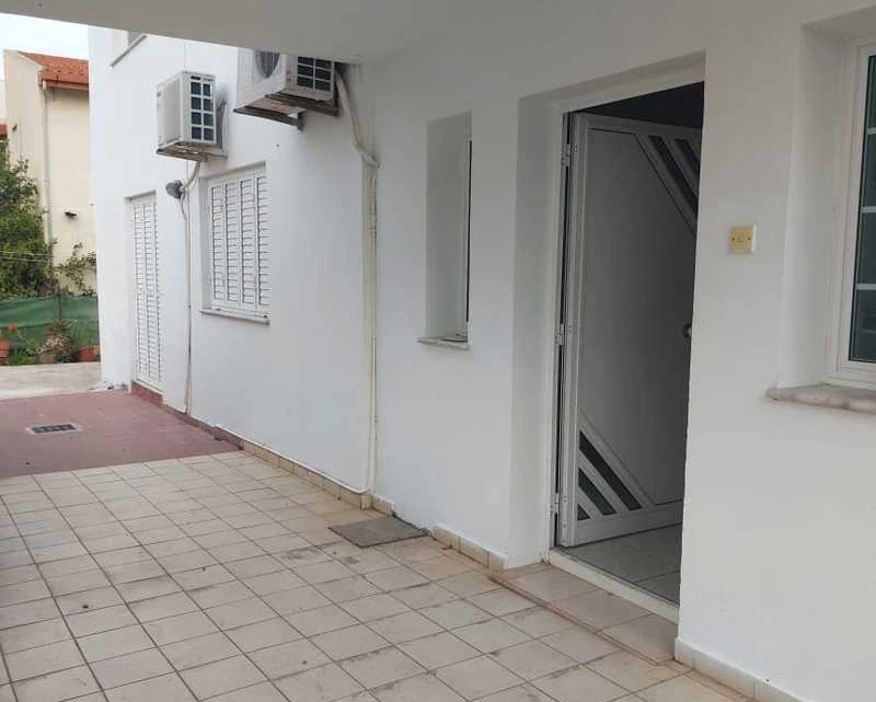 3-bedroom semi-detached to rent, image 1