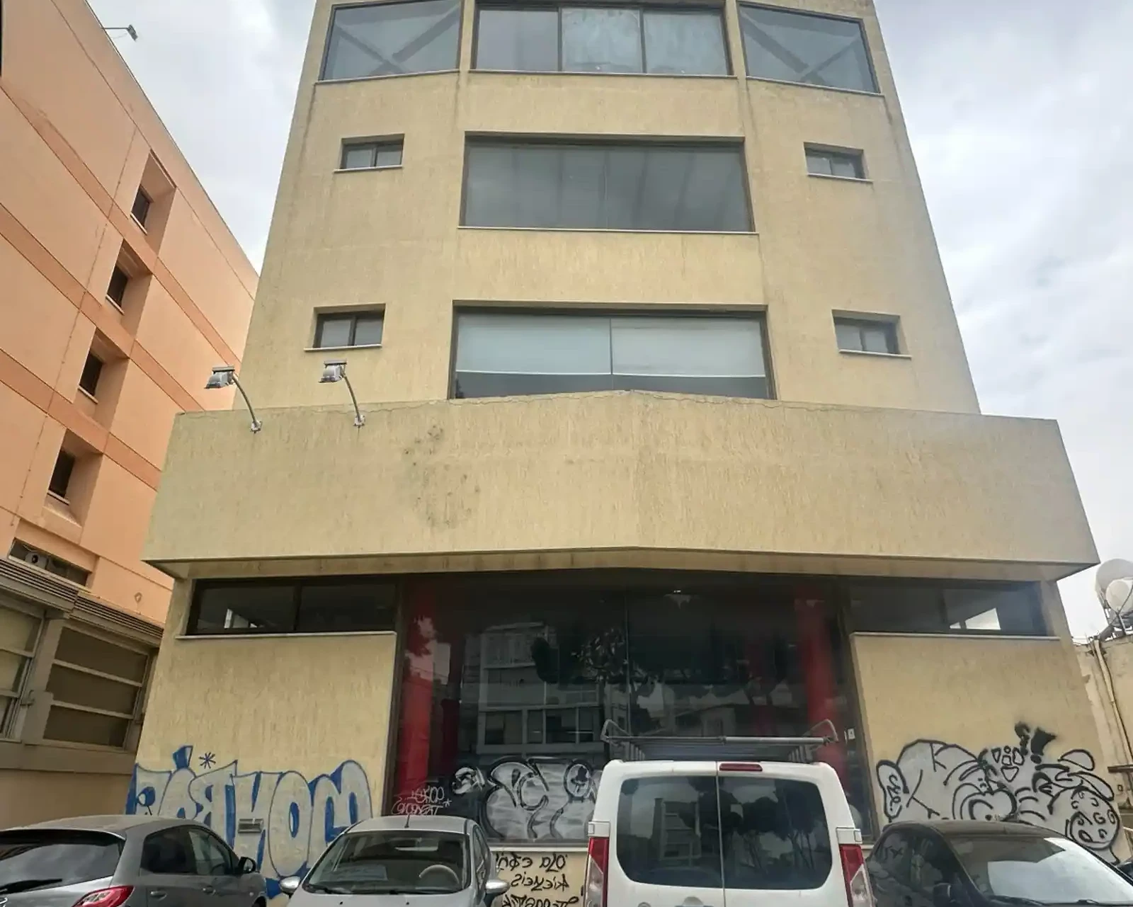 2021sqm commercial building in egkomi, nicosia, image 1