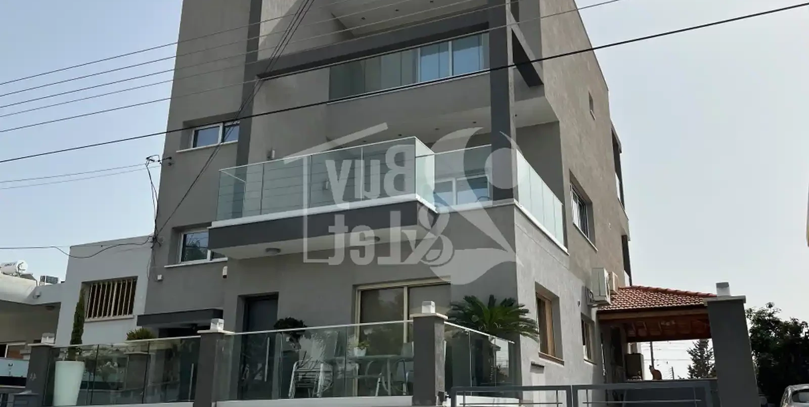 Spacious three-storey building with modern amenities in limassol, zakaki €950.000, image 1