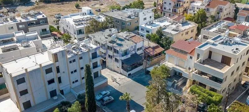 6 bedroom apartment building in agios georgios xavouzas, image 1