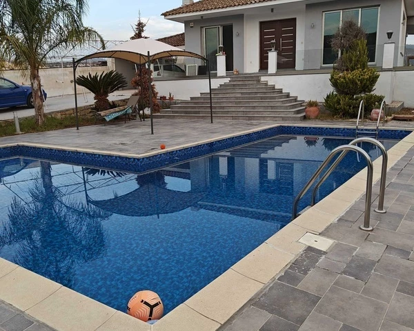 4-bedroom villa to rent €3.000, image 1