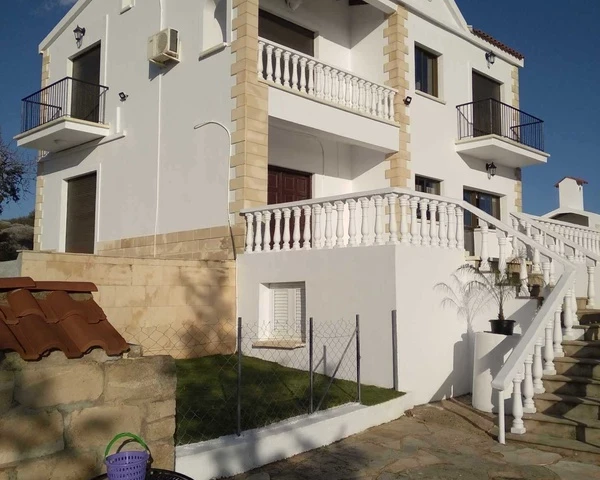 4-bedroom villa to rent €1.650, image 1