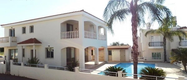 4-bedroom villa to rent €1.700, image 1