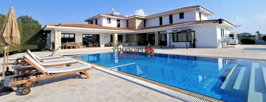 5-bedroom villa to rent €10.000, image 1