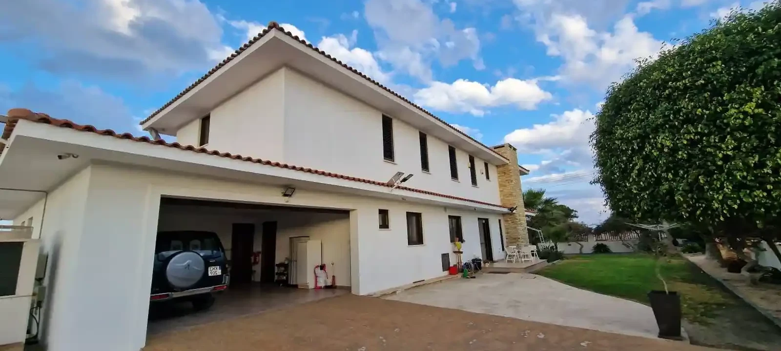 6-bedroom villa to rent, image 1