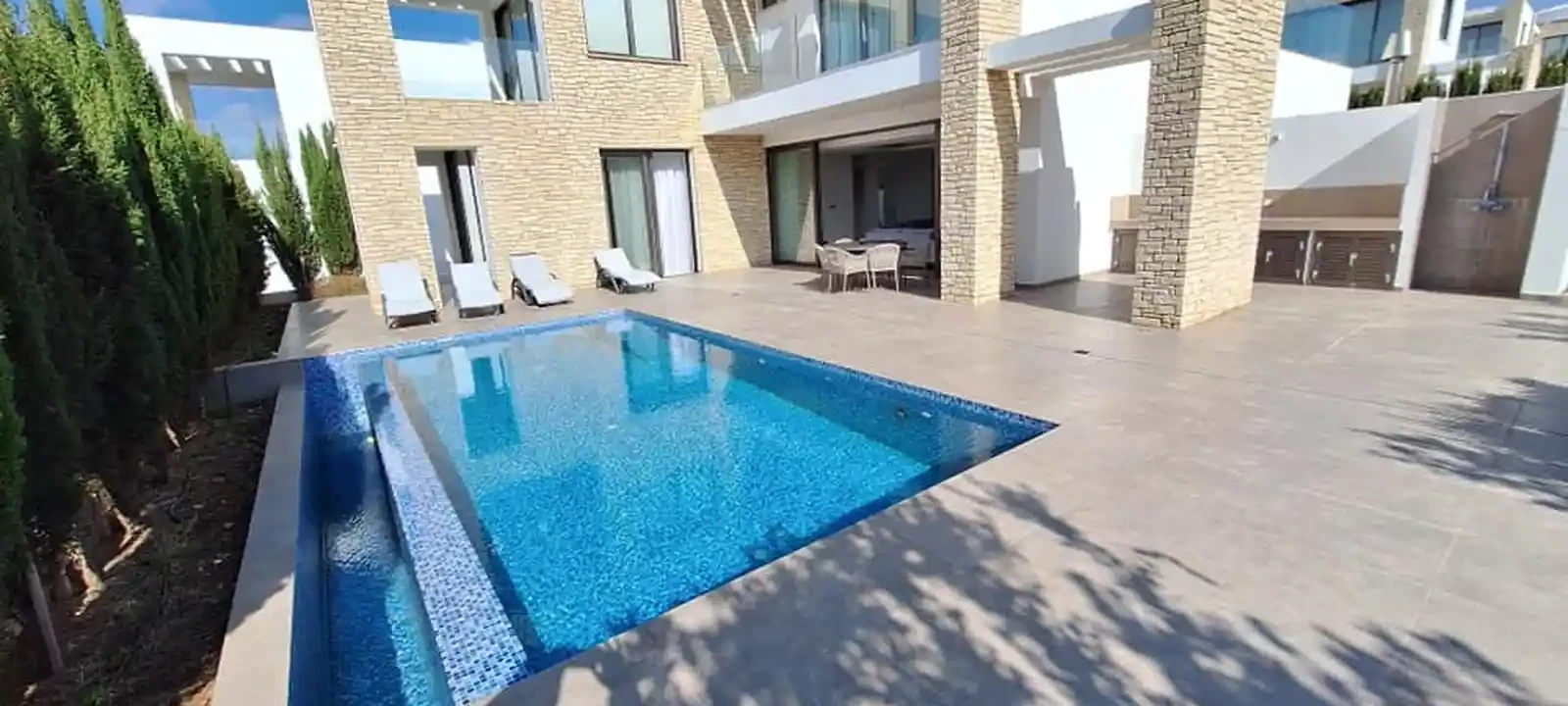 4-bedroom villa to rent €5.000, image 1