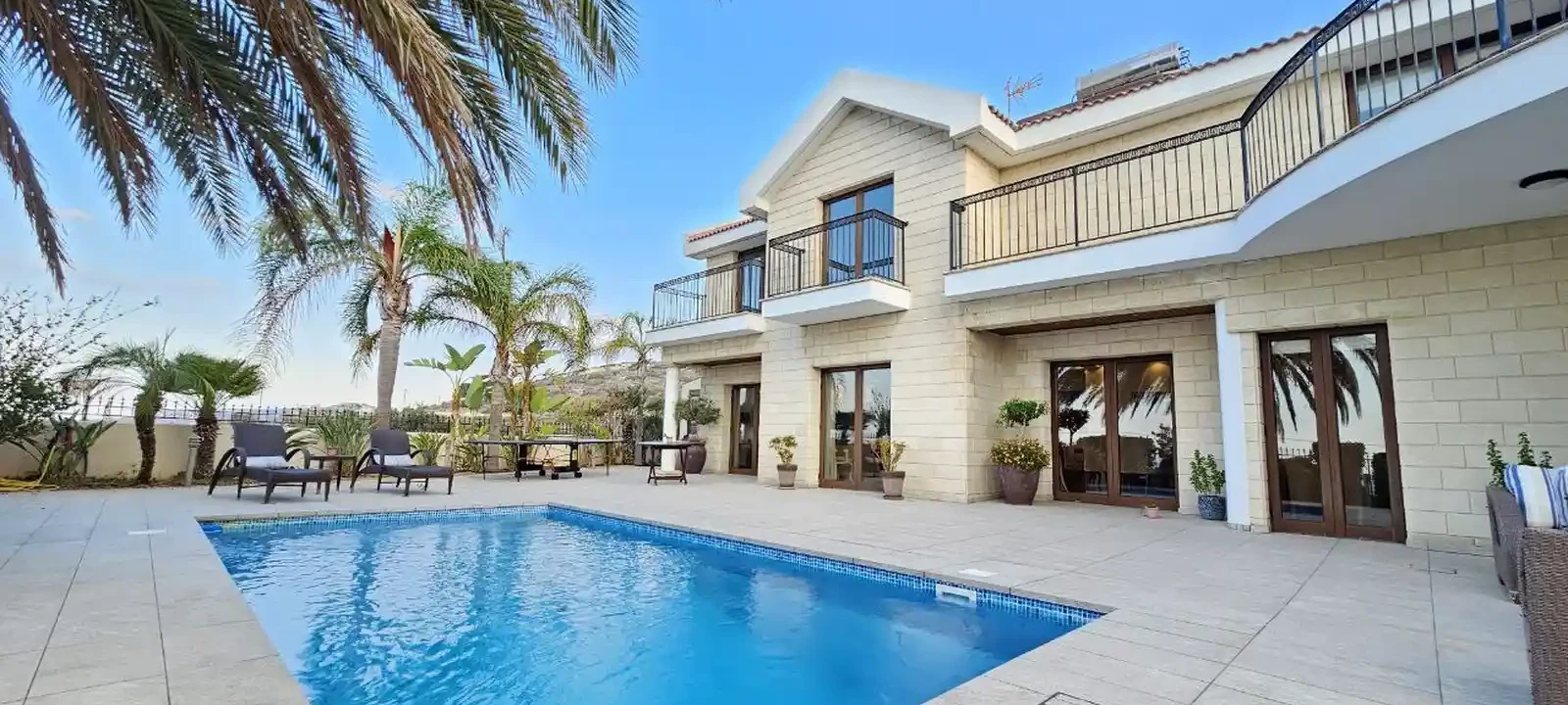 4-bedroom villa to rent, image 1