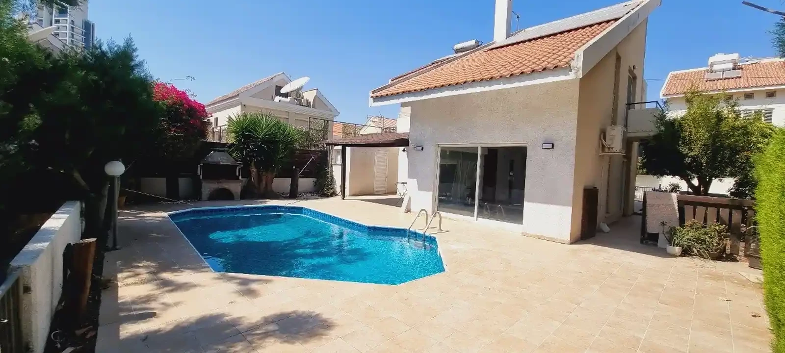 2-bedroom villa to rent €3.750, image 1