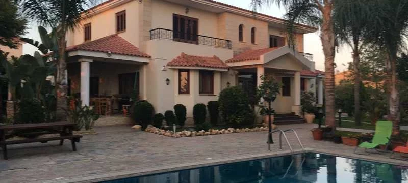 4-bedroom villa to rent, image 1