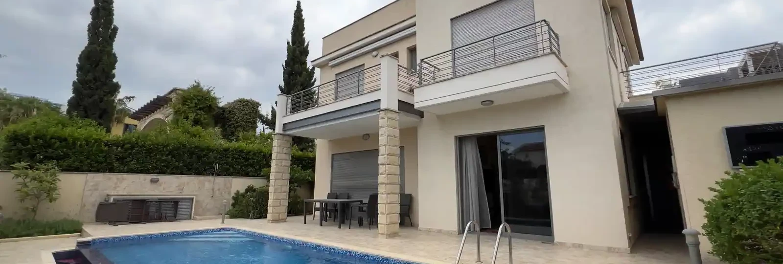 4-bedroom villa to rent, image 1