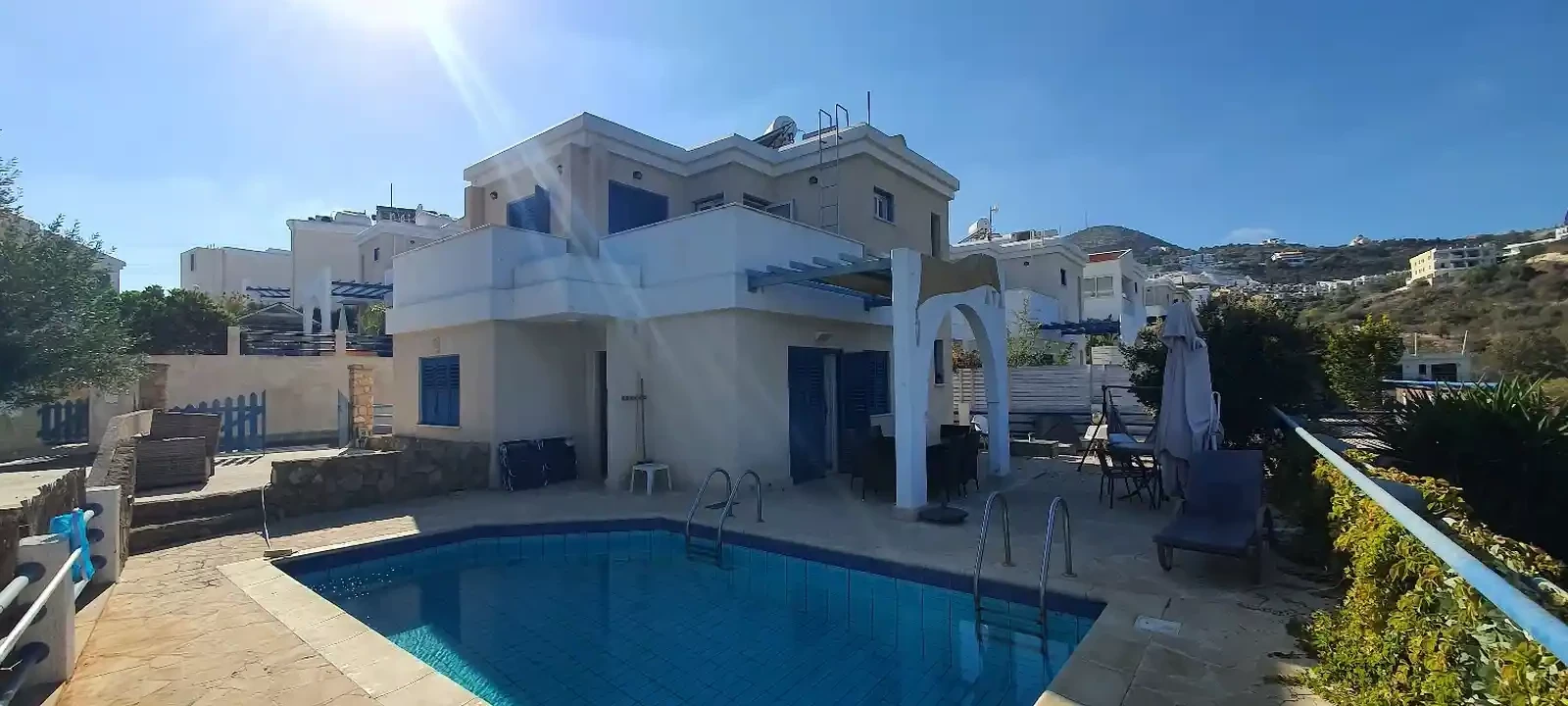 2-bedroom villa to rent, image 1