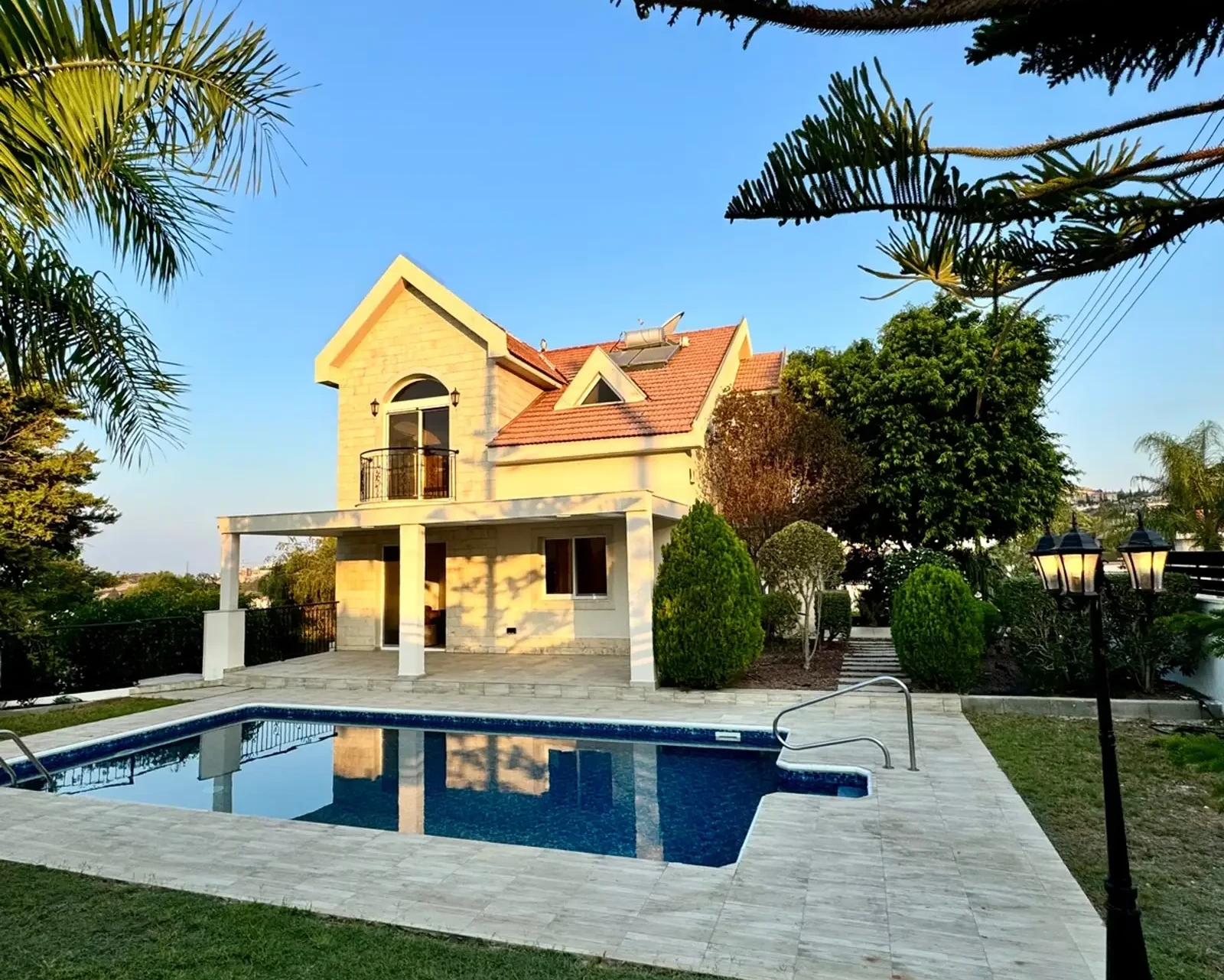 4-bedroom villa to rent, image 1