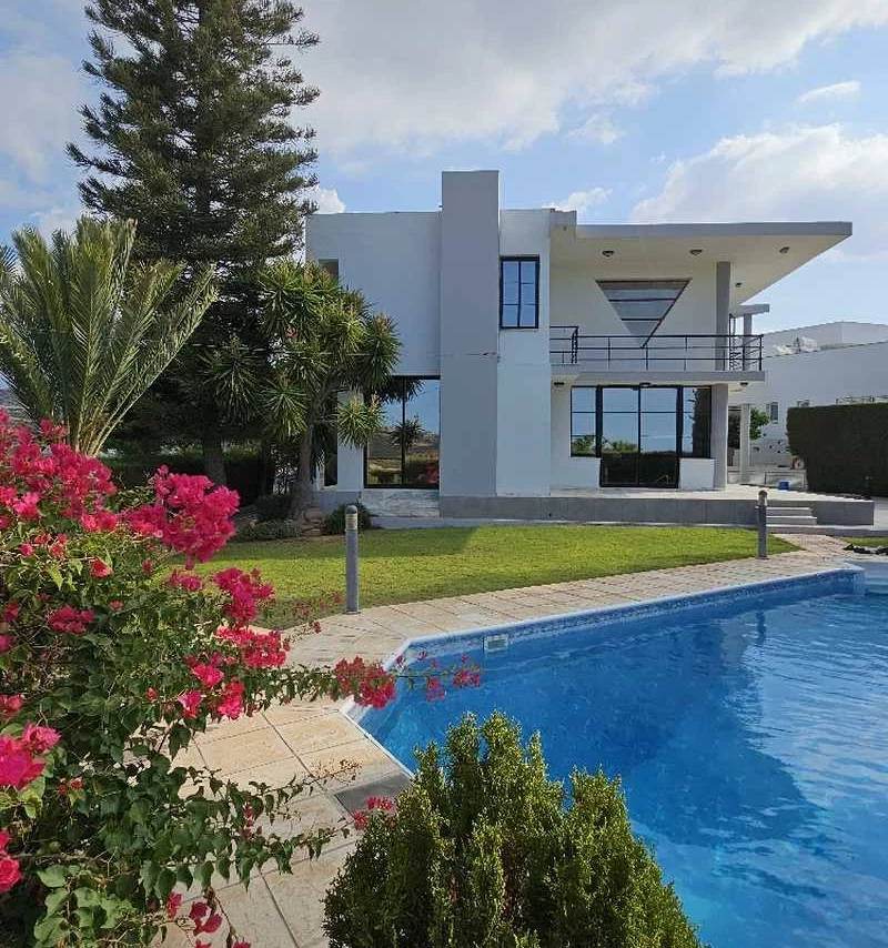 4-bedroom villa to rent, image 1