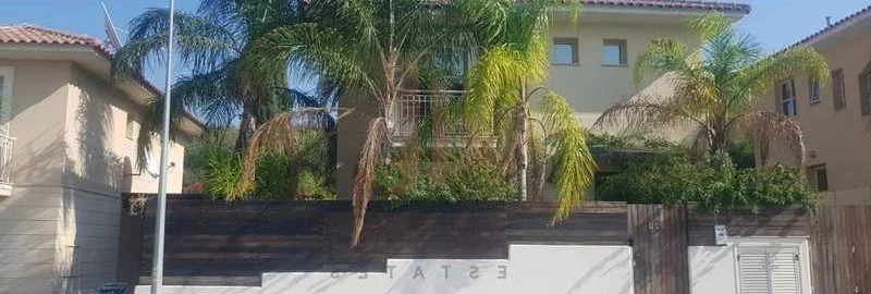 2-bedroom villa to rent, image 1