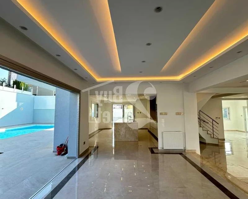 5-bedroom villa to rent, image 1