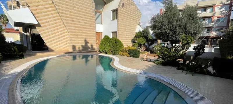 5-bedroom villa to rent, image 1